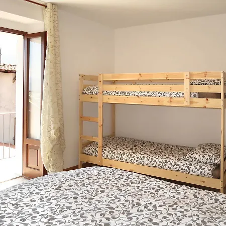 Casa Secondo 450s * Livo (Lombardy)