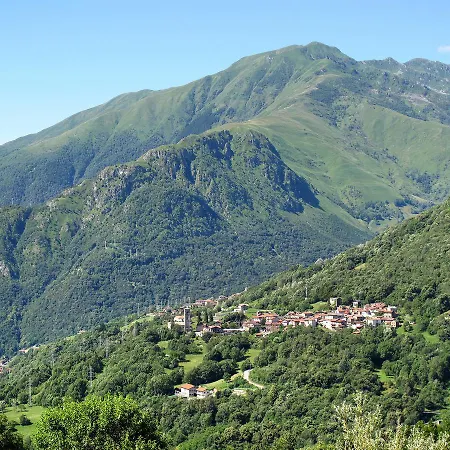 Casa Secondo 450s * Livo (Lombardy)