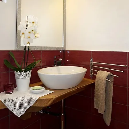 Casa Secondo 450s * Livo (Lombardy)